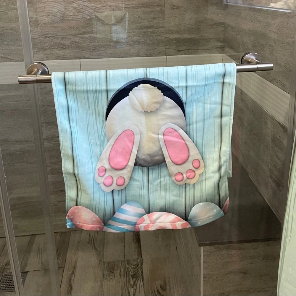 *NWT Easter Eggs Bunny Tail bath Towels Set